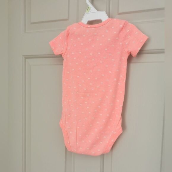 3/$12 Carter's short sleeve onesie size 12 m - Picture 2 of 4